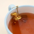 coucou-suzette-accessoire-accessory-cadeau-gift-tendance-mode-trendy-fashion-anniversaire-10-ans-boule-the-tea-ball-teckel-dachshund1.jpg.webp