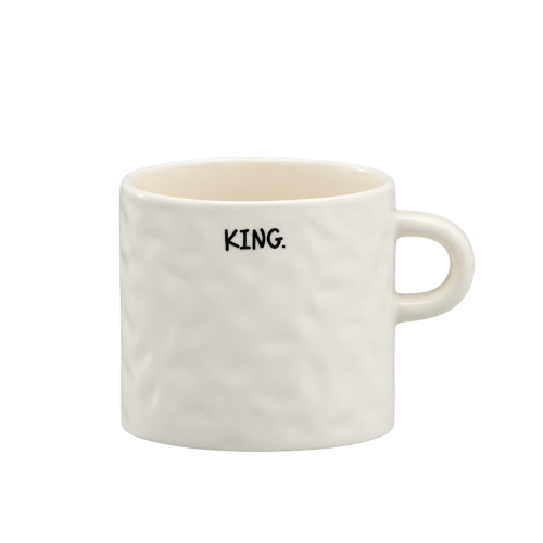 Kremowy kubek z napisem KING.png